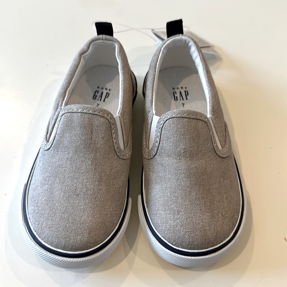 Baby gap canvas slip ons size 7 NWT